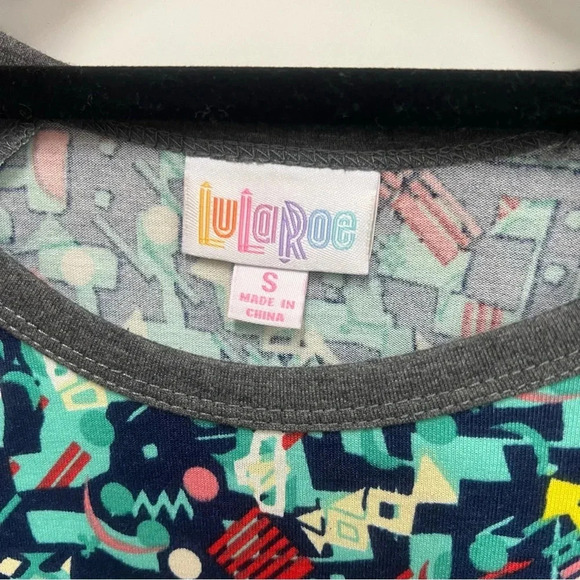 LuLaRoe Randy baseball style T-shirt with grey sleeves and 80s pattern size S - Picture 3 of 5